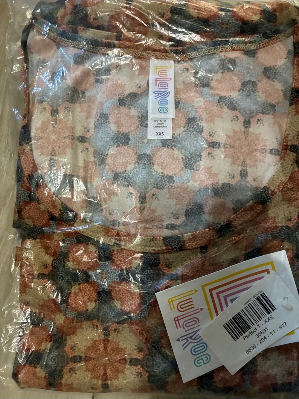 🔟 LuLaRoe XXS Floral Dot Top in Peach, Gray, Cream